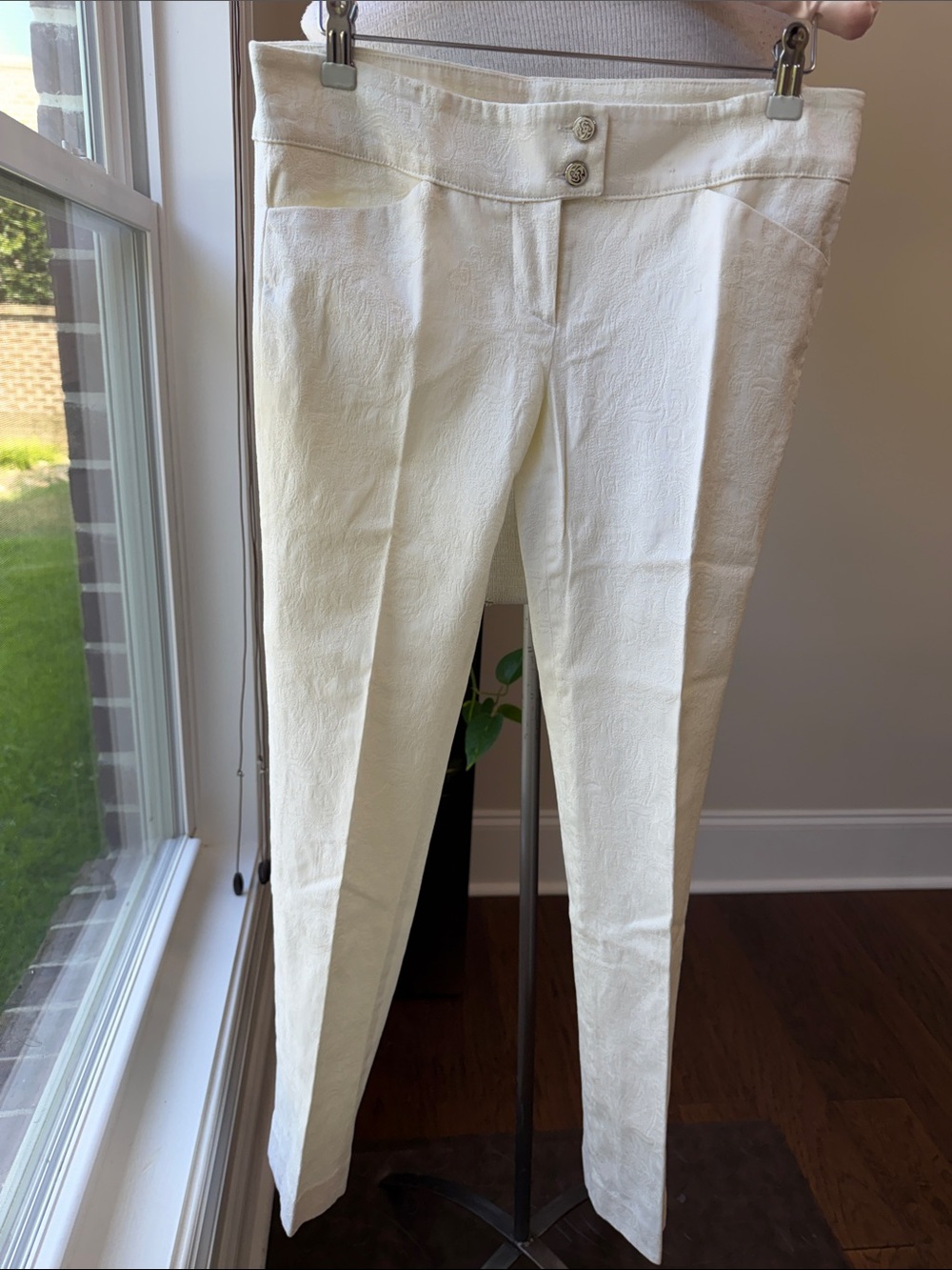 Women's Textured white Slim Trousers